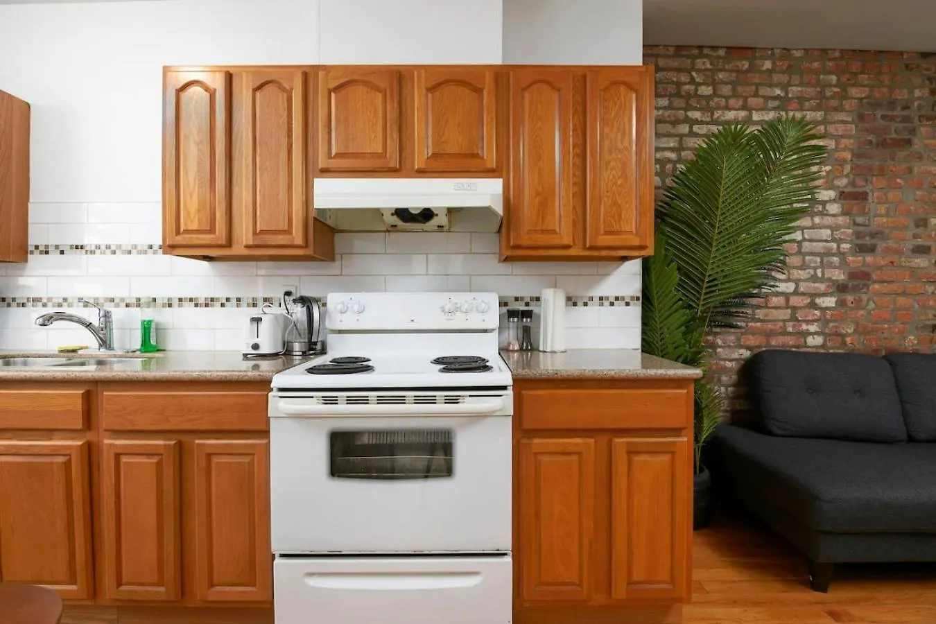 Elegant 4 Bedroom Residence In Downtown Mtl Montreal Canada