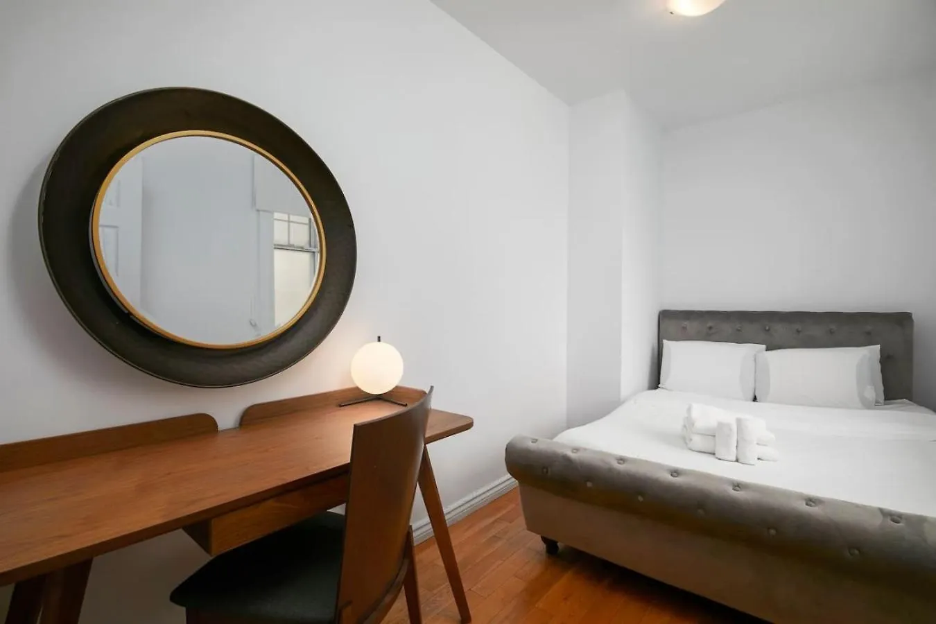 Apartment Elegant 4 Bedroom Residence In Downtown Mtl Zh6 Montreal