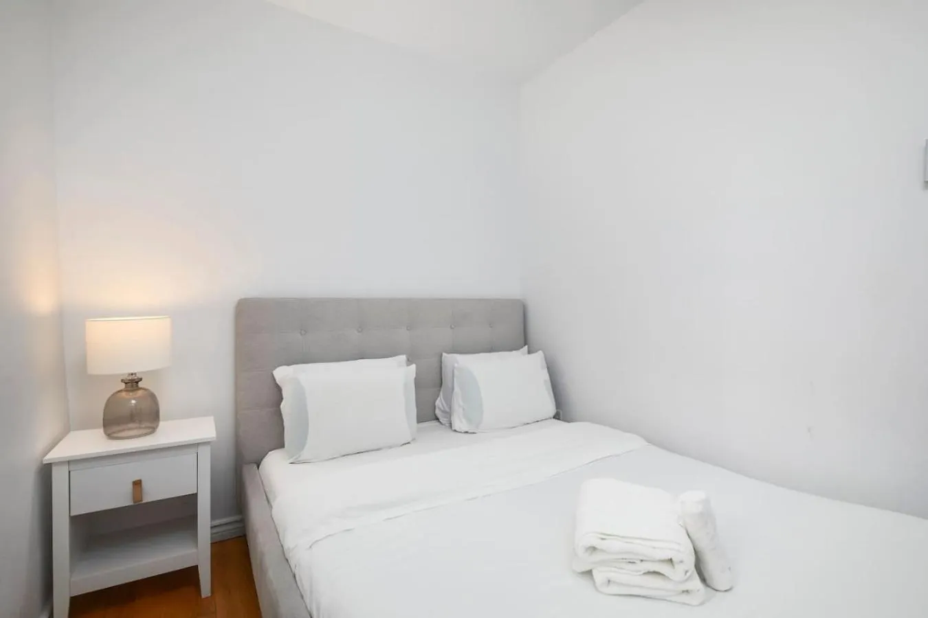 Elegant 4 Bedroom Residence In Downtown Mtl Zh6 Montreal 0*,