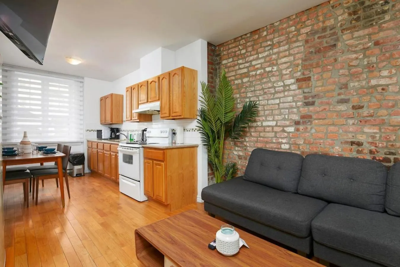 Elegant 4 Bedroom Residence In Downtown Mtl Zh6 Montreal