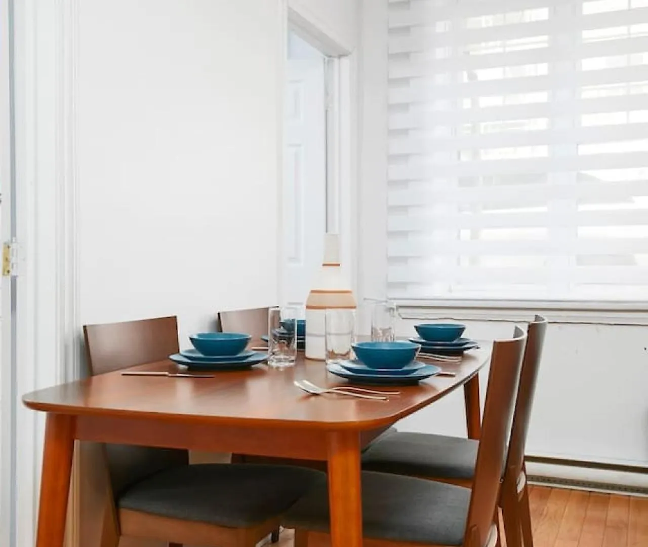 Elegant 4 Bedroom Residence In Downtown Mtl Zh6 Montreal Apartment